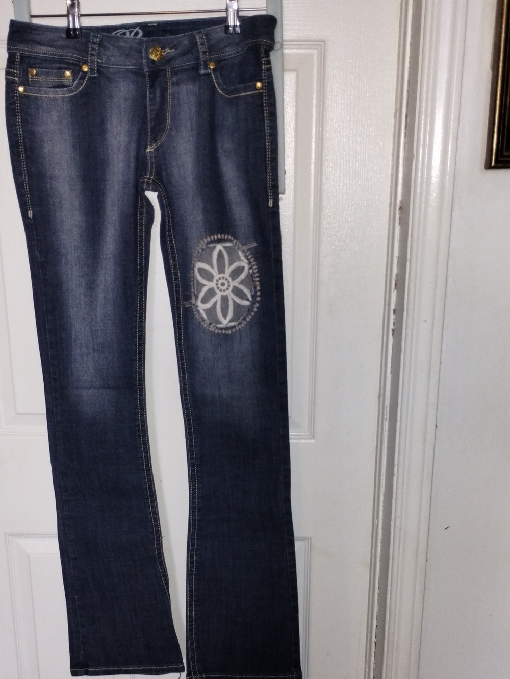 Puddin Jeans Dark Wash Flare Embroidered Floral Patch Denim Boho Y2K. 27W 34 L